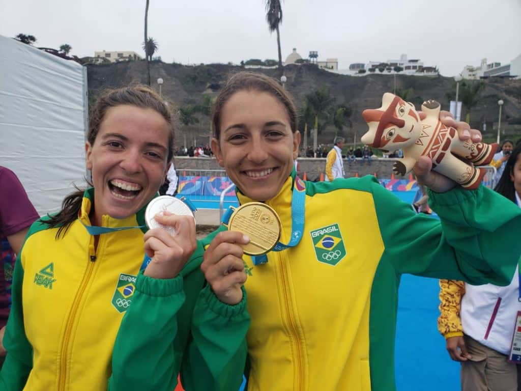 Vittória Lopes e Luisa Duarte, medalhistas no triatlo dos Jogos Pan-Americanos