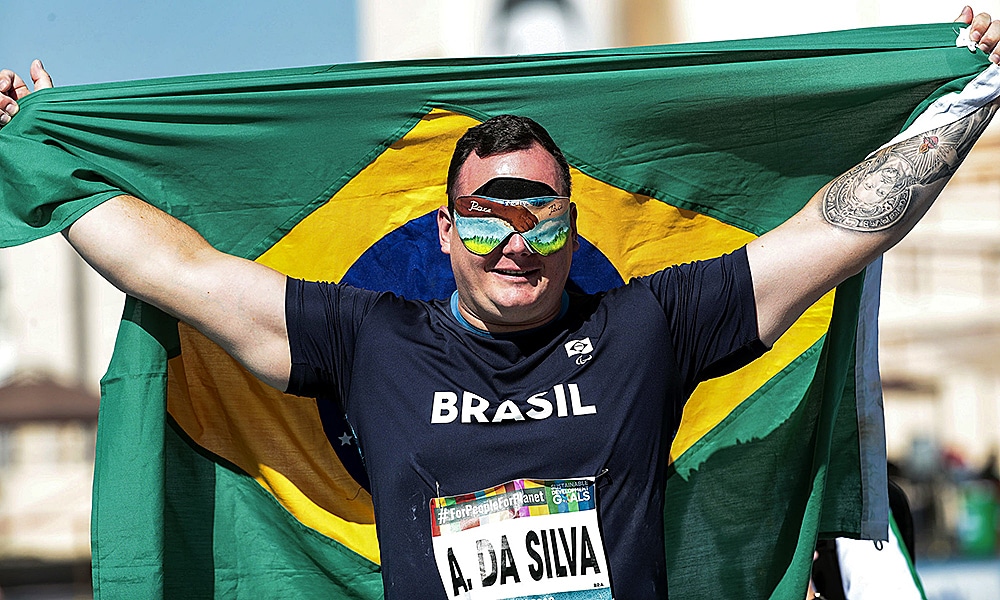 Alessandro Rodrigo foi ouro no Mundial de Atletismo Paralímpico de Dubai no lançamento de disco tóquio paralimpíada