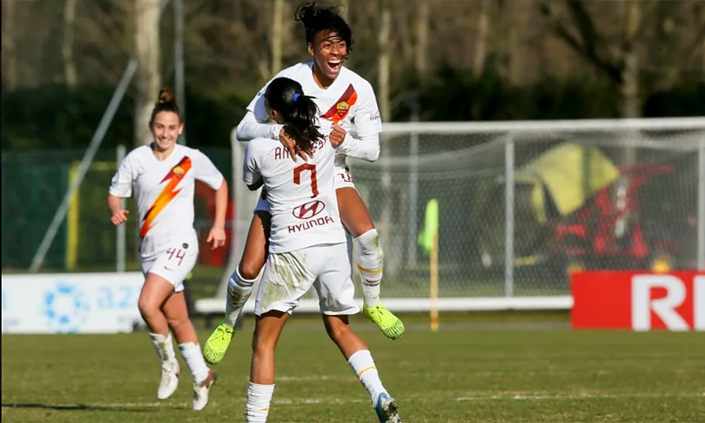 Andressa Alves e Lindsey Thomas na Roma contra o Milan pelo campeonato italiano de futebol feminino
