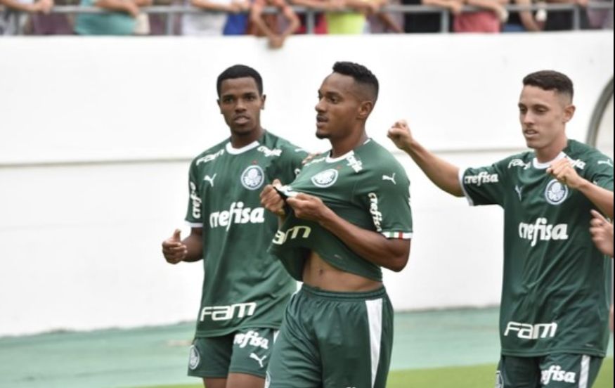 É impressionante o retrospecto do Palmeiras jogando contra o Goiás