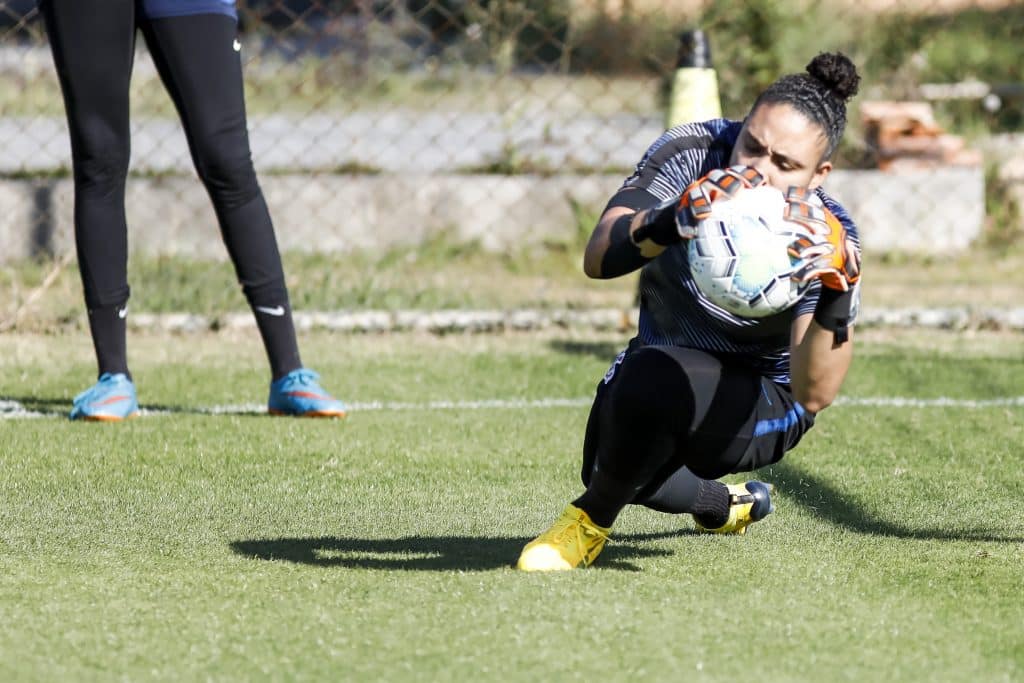 A equipe de futebol feminino do Corinthians treinou com o grupo completo pela primeira vez em 147 dias nessa segunda-feira (10)