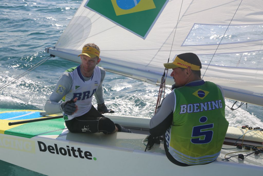 Robert Scheidt e Henry Boening ficaram em terceiro lugar na classificação geral depois de 11 regatas disputadas até sexta