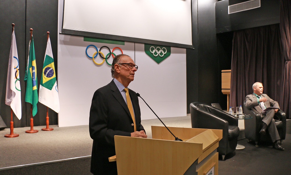 Provisoriamente, COI suspende Nuzman e Comitê Olímpico do Brasil.