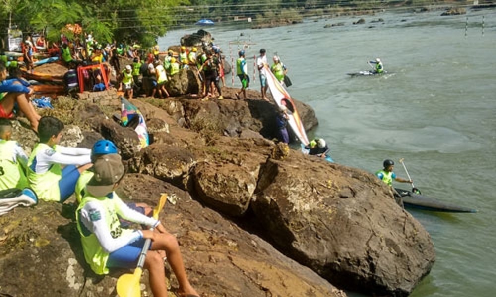 2ª divisão do Brasileiro de canoagem slalom leva cerca de 80 atletas a Piraju