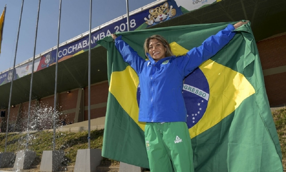 Valéria Kumizaki será porta-bandeira do Brasil no Sul-Americano