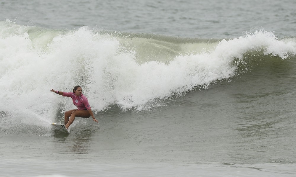 Tainá Hinckel Surfe Circuito brasileiro de surfe de base