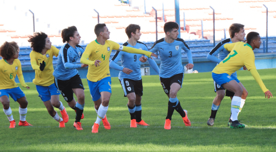 Seleção Sub-15 de futebol masculino fez 2 a 1 no Uruguai