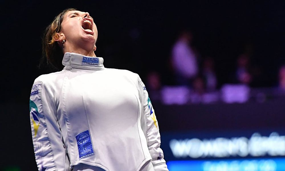 Nathalie Moellhausen vibra no Mundial de esgrima