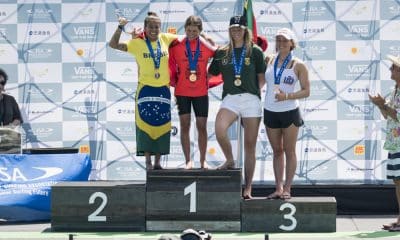 Silvana Lima no pódio dos Jogos Mundiais de surfe