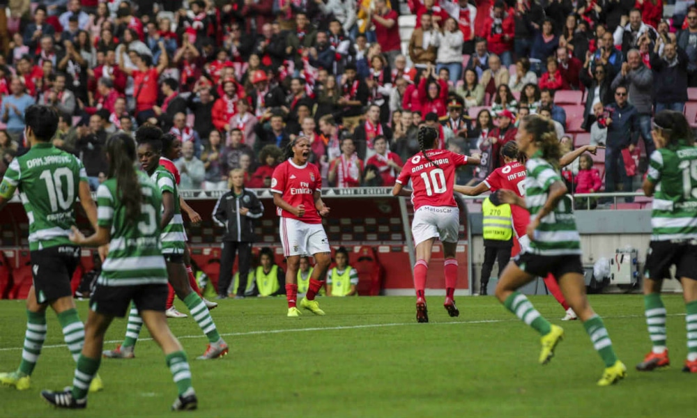 Com gols de Nycole e Darlene, Benfica vence clássico contra o Sporting