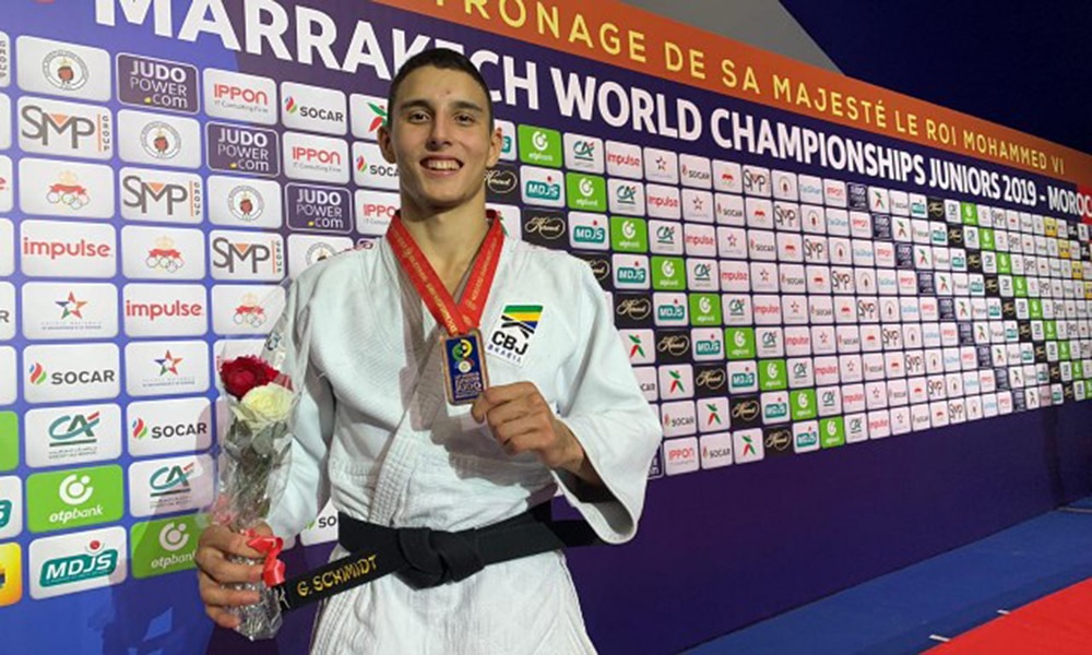 Guilherme Schimidt é bronze no Mundial Júnior de judô