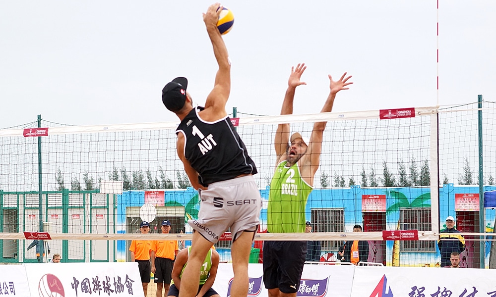 Hevaldo e Vinícius, em Qinzhou