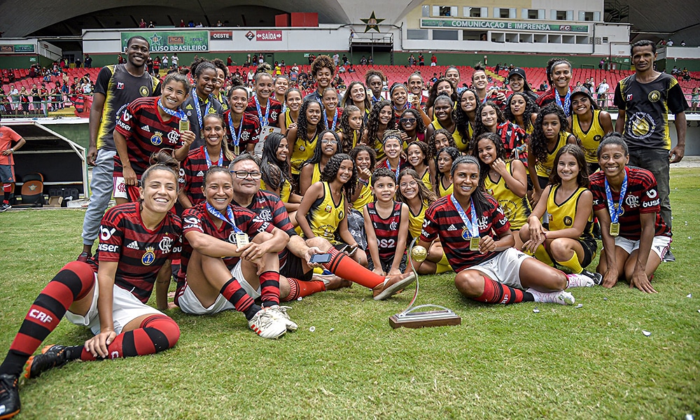 Flamengo bate o Fluminense e é campeão carioca de futebol feminino