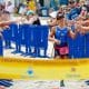 Bia Neres comemora em 2018 a conquista da Triathlon Internacional de Santos (Divulgação / Internacional de Santos)