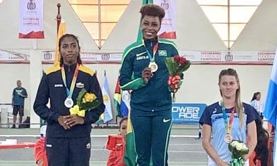 Rosangela Santos conquistou uma das oito medalhas na parte da manhã do primeiro dia do Sul-Americano indoor de atletismo em Cochabamba