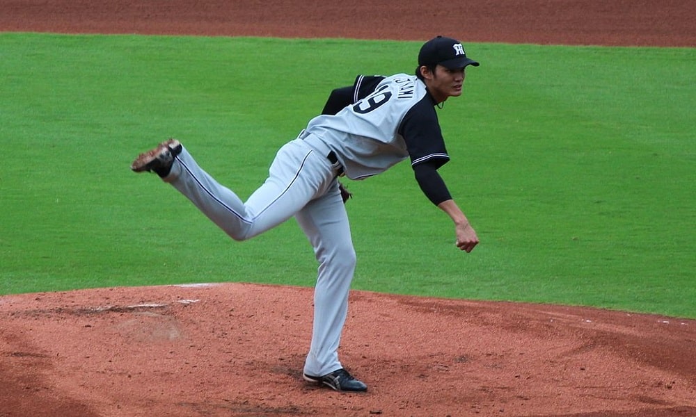 Shintaro Fujinami beisebol Japão coronavírus