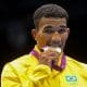 Esquiva Falcão está vendendo a medalha olímpica