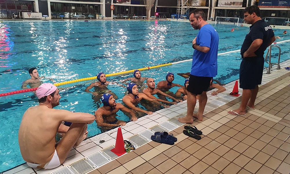 Seleção brasileira de polo aquático treina na Espanha para o Pré-olímpico
