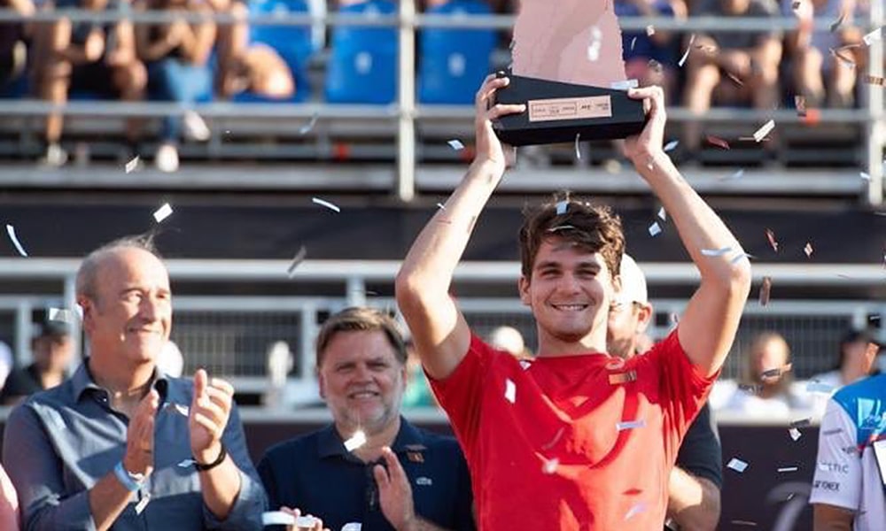 Thiago Wild, campeão do ATP de Santiago, no Chile