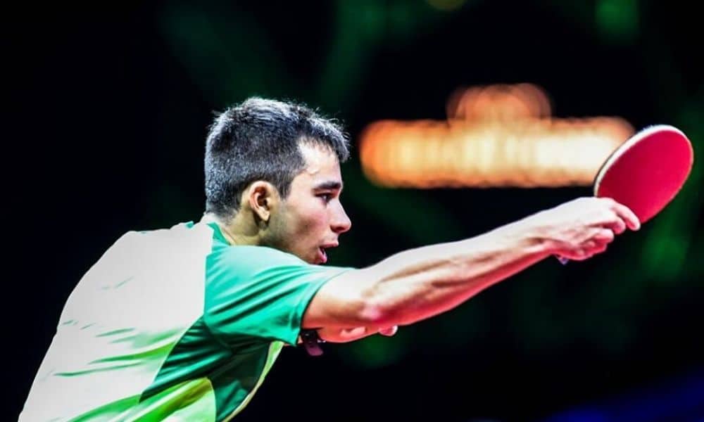Hugo Caldeano em ação pelo Mundial Individual de tênis de mesa 2019