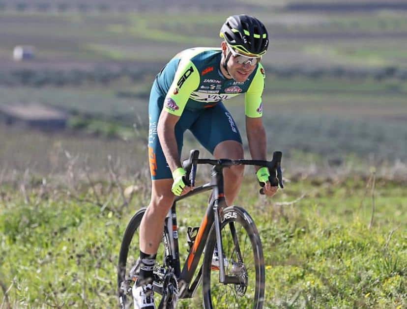 Ciclista que deveria estar disputando o Giro D’Italia virou entregador para ajudar na pandemia do coronavírus