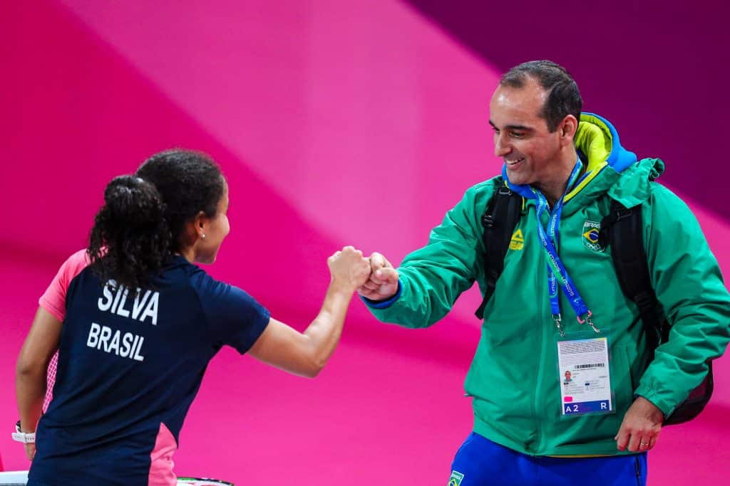 Marco Vasconcelos, português que treina a seleção brasileira, respondeu questionamentos relacionados ao badminton durante uma live da CBBd