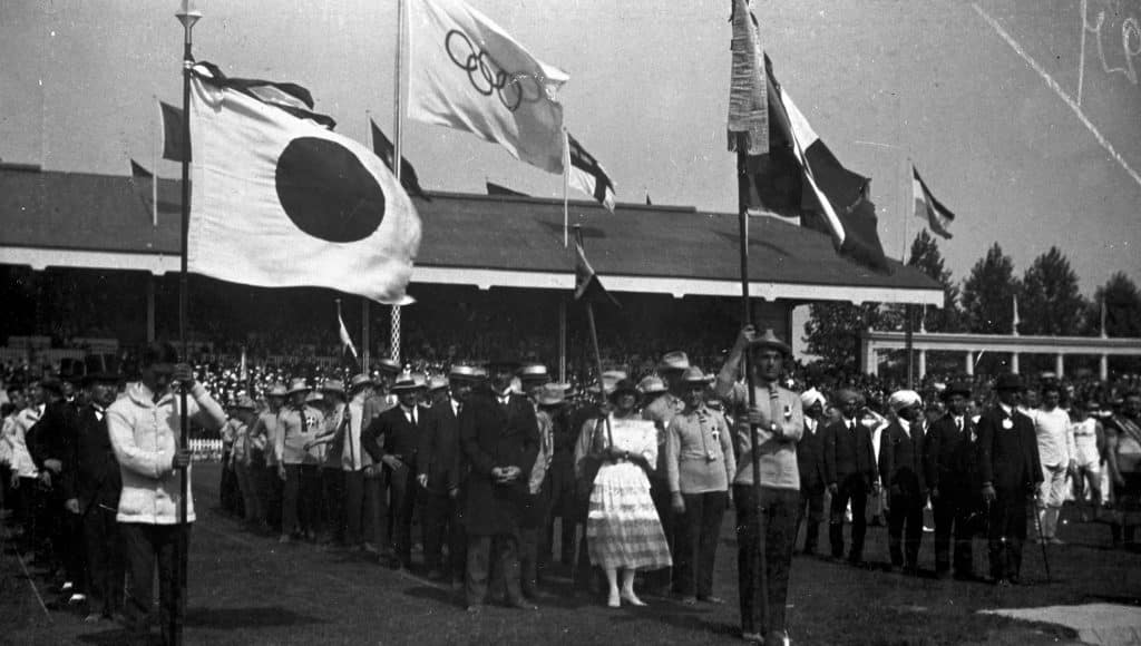 a primeira bandeira olímpica