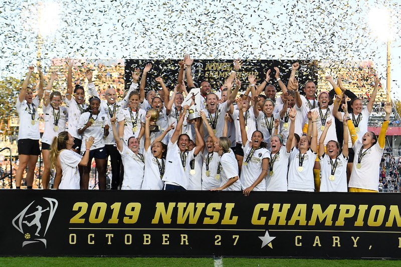 A NWSL (Liga de futebol feminino dos Estados Unidos) anunciou a data de abertura da NWSL Challenge Cup, torneio que marcará o retorno do futebol no país coronavírus