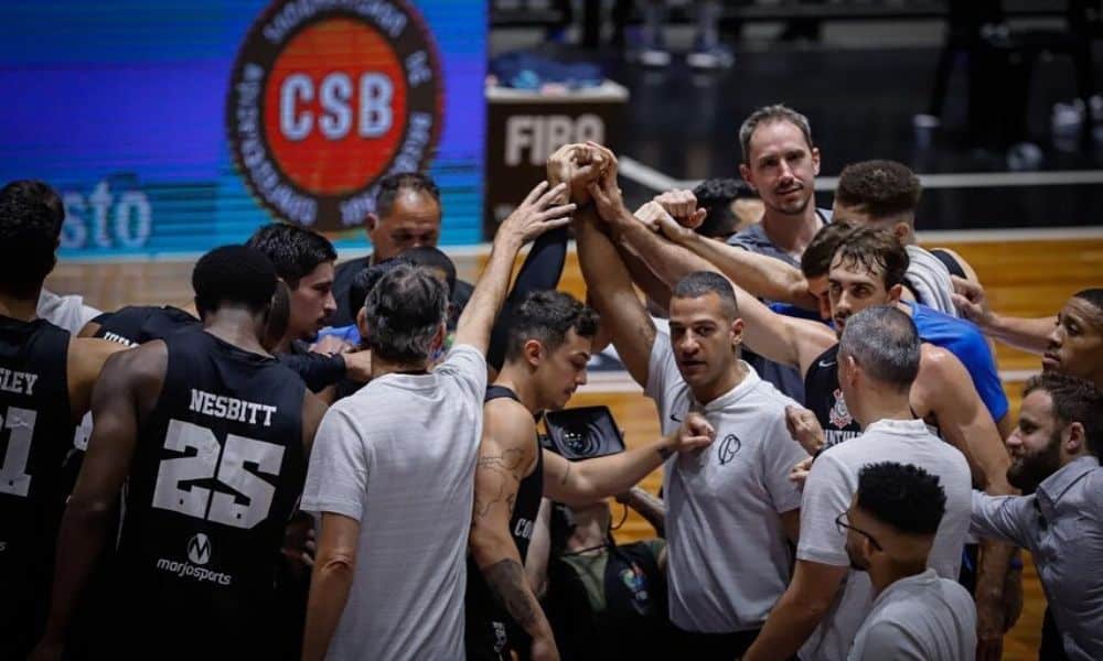 Em meio à pandemia e sem NBB, equipe de basquete do Corinthians é interrompida