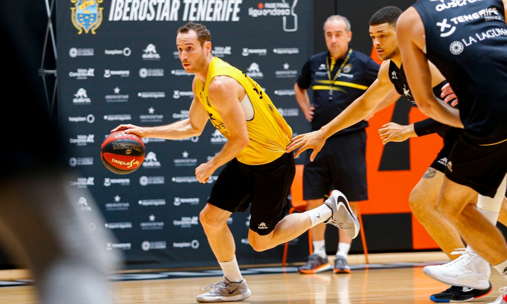 Marcelinho Huertas Liga ACB Basquete Vitor Benite Augusto Lima