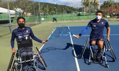 Atletas tênis em cadeira de rodas voltam aos treinos