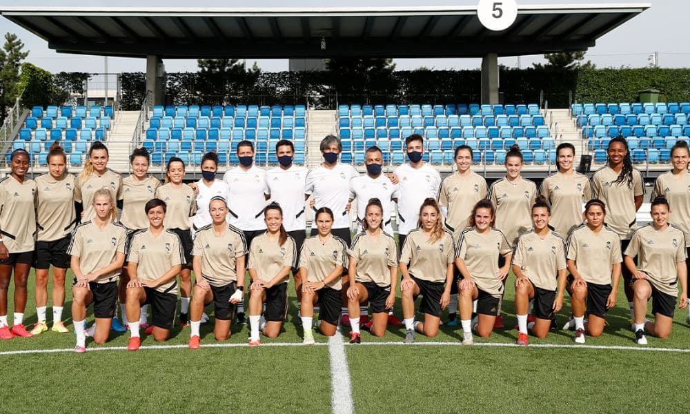 Real Madrid feminino faz primeiro treinamento em campo