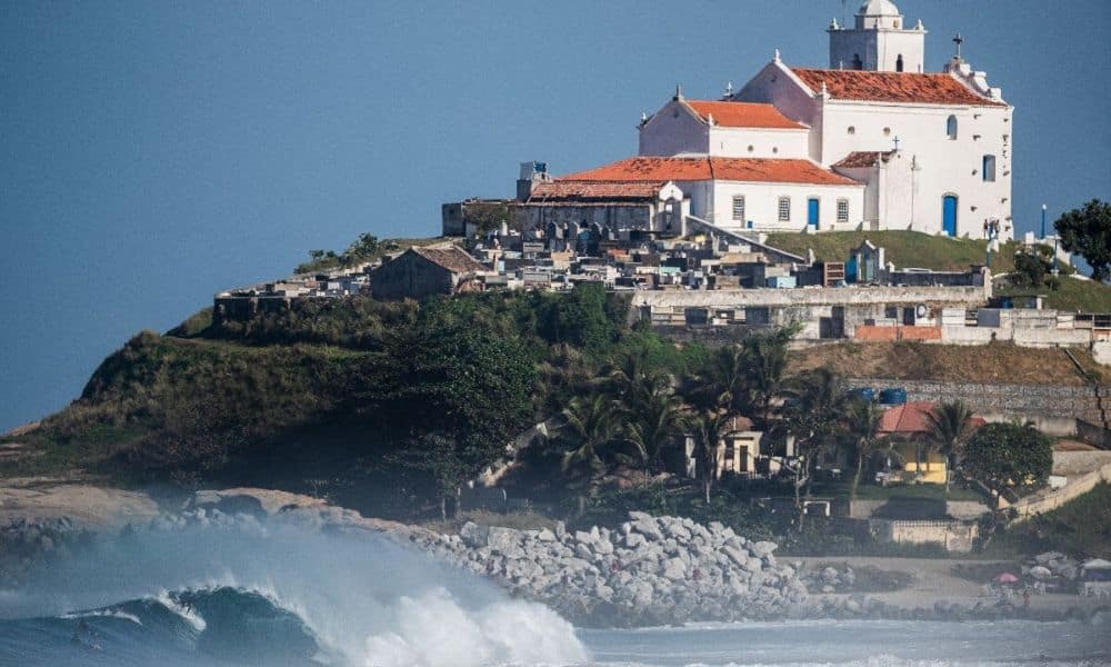 Barrinha com a Igrejinha de Saquarema que tem sido palco das finais do Oi Rio Pro WSL Surfe Circuito Mundial