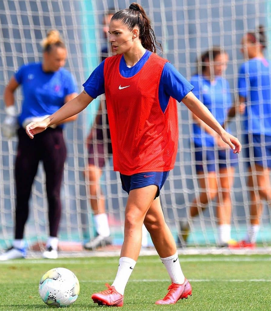 Giovanna Queiroz pode fazer a sua estreia oficial no ataque do Barcelona na Liga dos Campeões feminina Futebol feminino