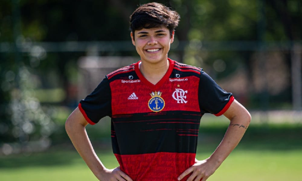 Larissa "Baiano" Carvalho sobe da base para o profissional do Flamengo