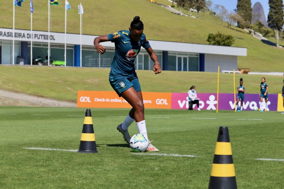 Tuane Martins está no período de treinos com a seleção sub-17  de futebol feminino