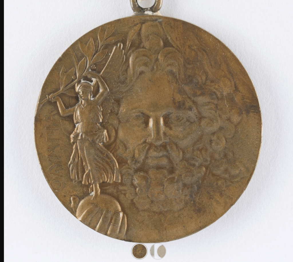 Uma medalha dos Jogos Olímpicos de 1896 foi leiloada por cerca de R$345 mil; relíquia pertenceu a Georgios Tsitas, segundo colocado na luta-grego romana