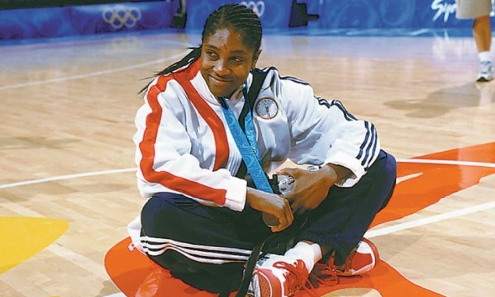 Com cinco medalhas de Jogos Olímpicos no currículo, Teresa Edwards pode ser considerada a maior atleta da história do basquete (Reprodução)