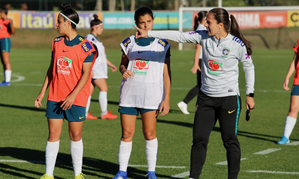 Simone Jatobá seleção feminina sub-17 futebol