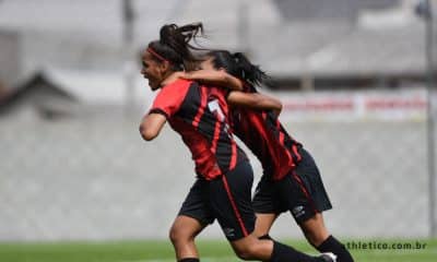 Athletico-PR e Toledo-Coritiba abriram a rodada do Campeonato Brasileiro Feminino A2. Os dois clubes integram o Grupo F da competição e foram goleados na primeira rodada. Com ampla superioridade em campo, as Gurias Furacão ganharam do rival paranaense com facilidade, por 5 a 1. Os gols foram anotados por Isa Momesso, Milena (duas vezes), Lele e Thais Prado. O adversário fez o tento de honra com Bruna