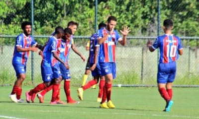 Bahia e Vasco entram em campo nesta quinta-feira (5) em um confronto direto na busca por fugir das últimas posições do Campeonato Brasileiro Sub-20. Na 17ª posição, com nove pontos, o Tricolor de Aço recebe os Meninos da Colina no Centro Esportivo Praia do Forte, em Mata de São João, às 15h30. O time cruzmaltino está em situação ainda pior que o rival, já que é o 20º e lanterna, com sete pontos. Confira o ao vivo pelo OTD