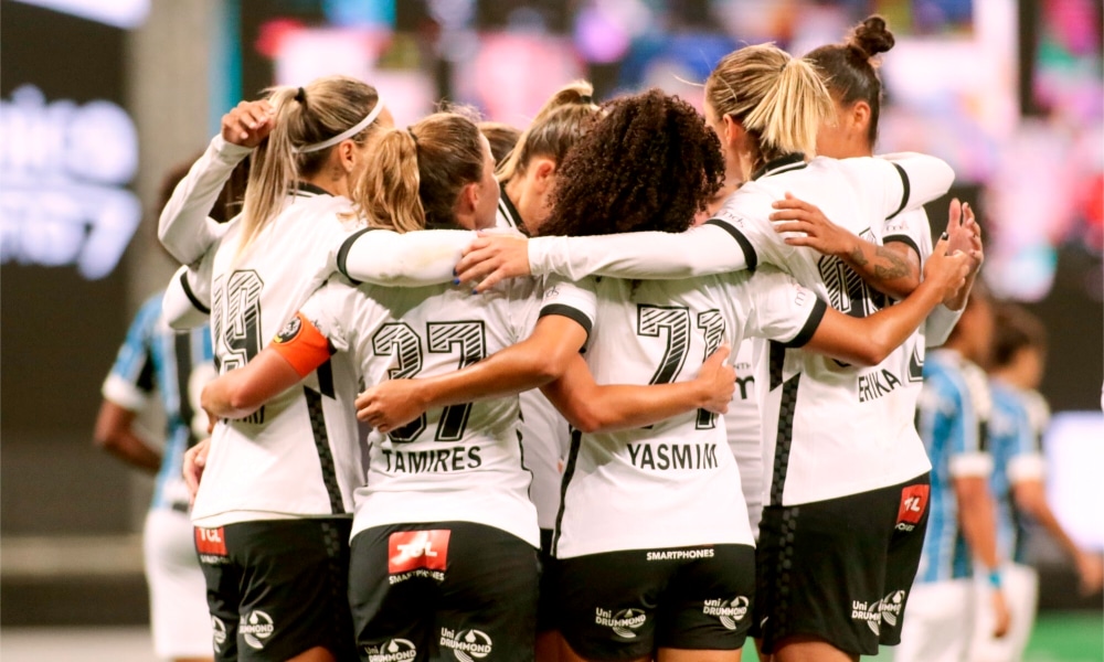 Em partida válida pela última rodada da primeira fase do Campeonato Paulista Feminino, o Corinthians venceu o Taubaté e pegará o Santos nas quartas
