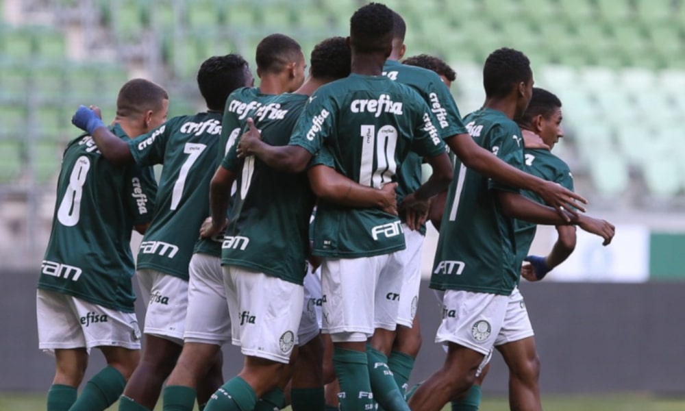 O Palmeiras ganhou do Bahia na última rodada do Brasileiro Sub-17 (Fabio Menotti/Palmeiras) São Paulo liderou o outro grupo