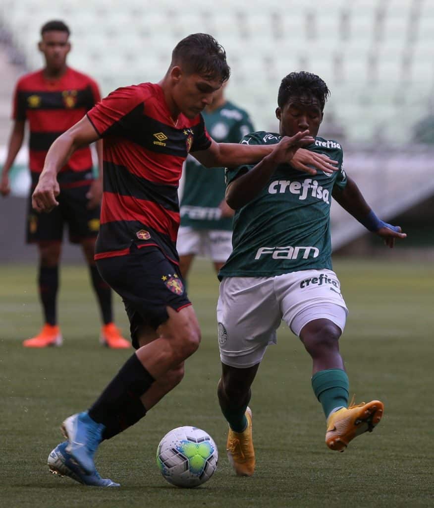 Pela 8ª rodada do Campeonato Brasileiro Sub-17 de futebol feminino, 10 jogos ocorreram nesse sábado (7), com destaque para os líderes Palmeiras e Fluminense