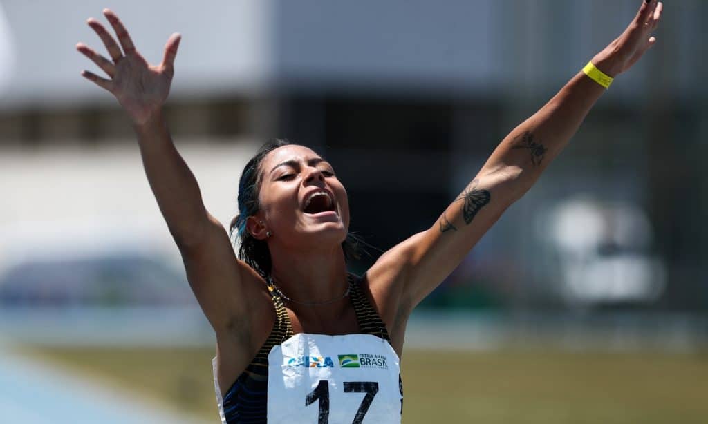 Vida Aurora campeã 200 m brasileiro sub-20 de atletismo