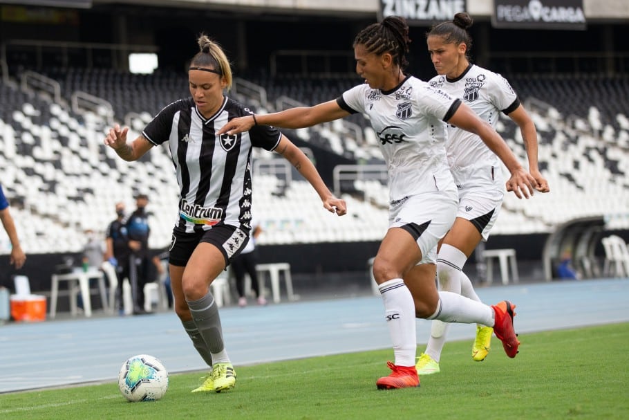 Fechando as quartas de final do Brasileirão A-2, o Botafogo venceu o Ceará por 2 a 1 e se garantiu na Série A-1 do Campeonato Brasileiro feminino