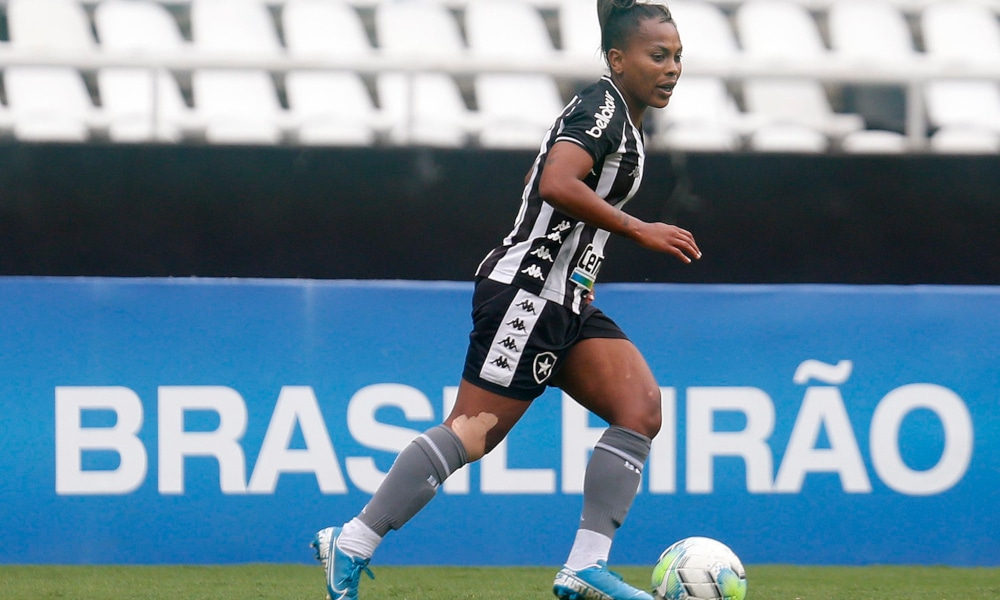 O Botafogo está na decisão do Campeonato Brasileiro Feminino A-2. Em Salvador, na Arena Fonte Nova, o Bahia recebeu as Gloriosas e foi derrotado por 2 a 1. Os gols do time carioca foram marcados por Kelen e Vivian. Já as donas da casa balançaram a rede com Ellen. A partida iniciou bastante movimentada, com as equipes criando cinco chances de gol em menos de 15 minutos: três das visitantes e duas das mandantes. Avaí Kindermann ao vivo
