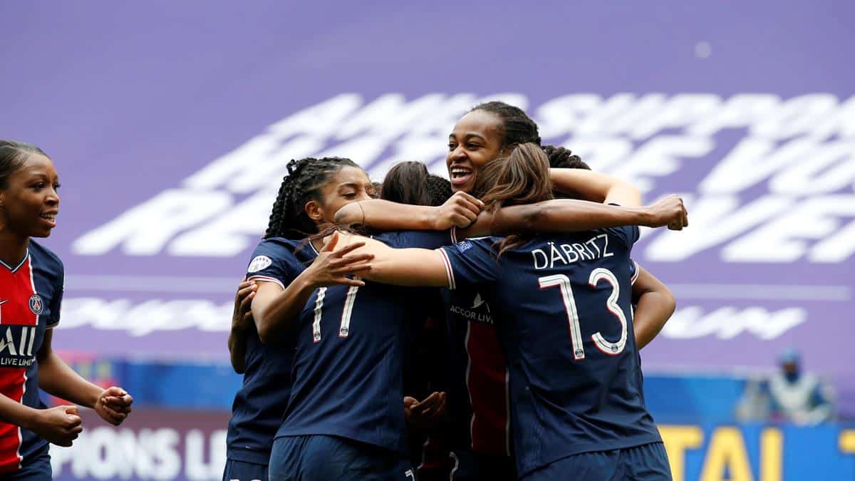 Nesse domingo (18), o Paris Saint Germain venceu de virada o pentacampeão Lyon por 2 a 1, eliminou o rival da Champions League feminina e está na semifinal Formiga