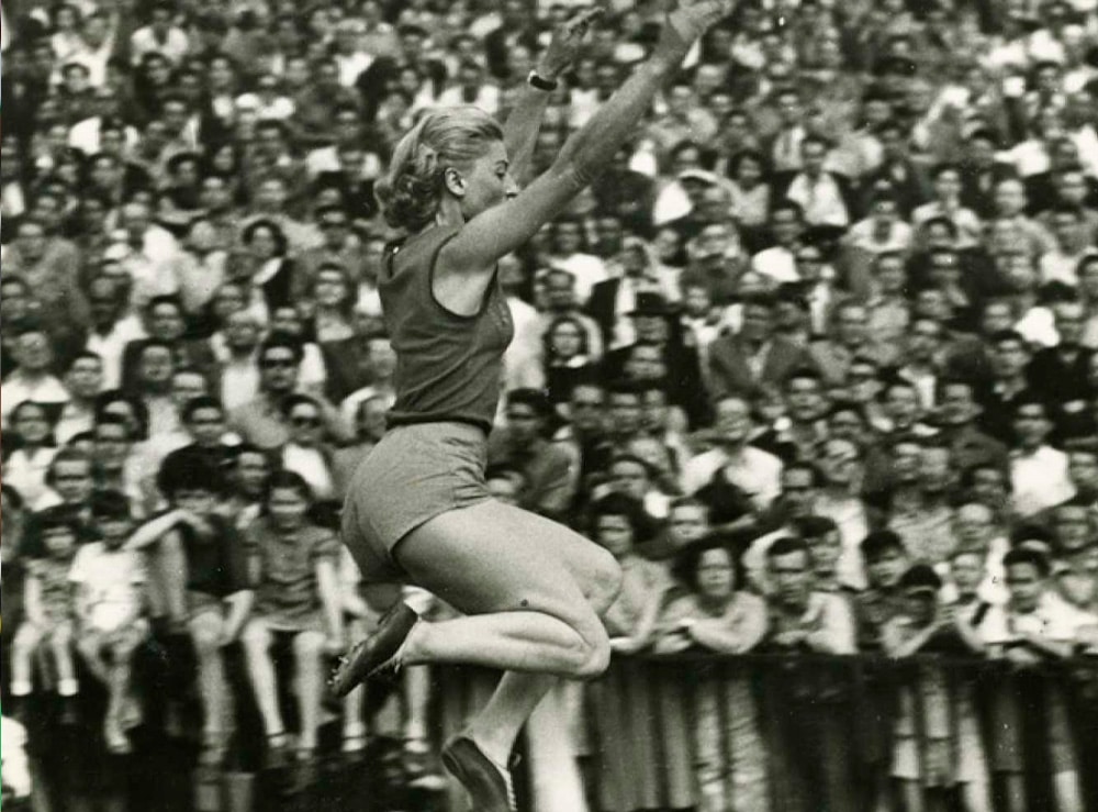 Olga Gyarmati no salto em distância feminino em Tóquio-2020