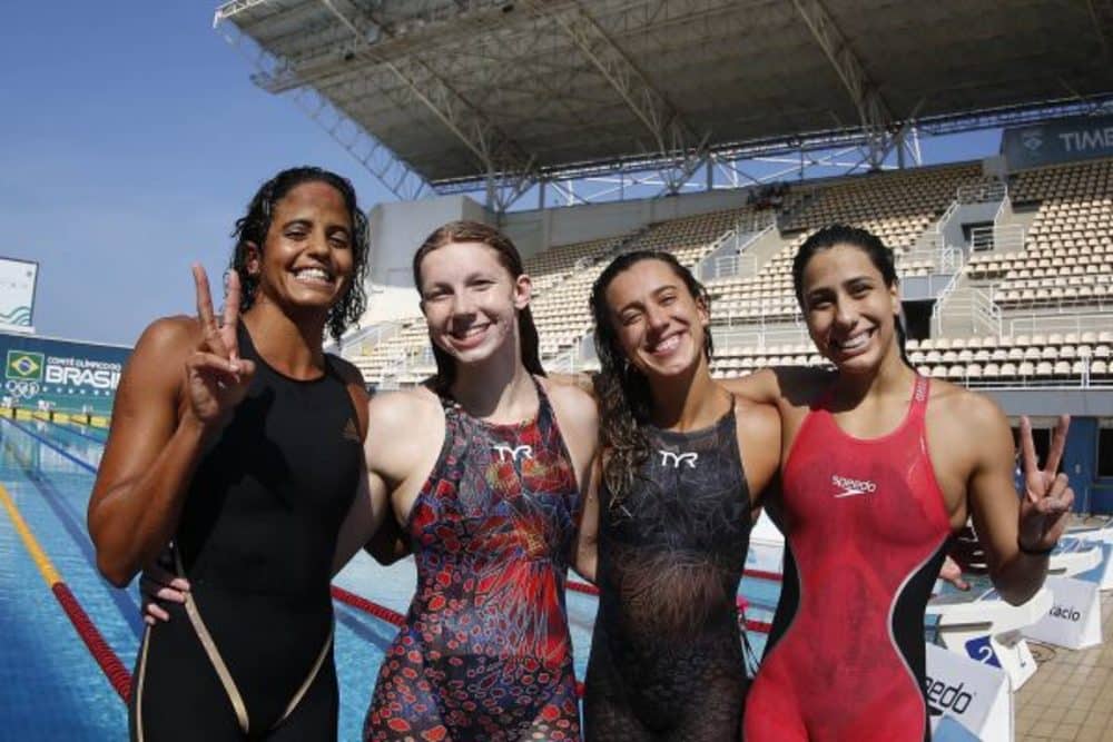 4 x100m feminino Brasil natação Etiene Medeiros  Larissa Oliveira, Ana Carolina Oliveira e Stephanie Balduccini.